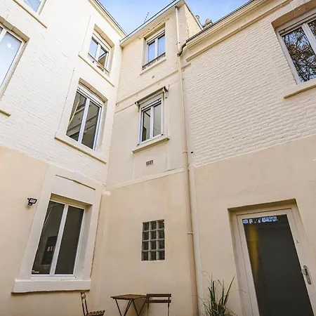 Carte D'or Ch - Centre Apartment